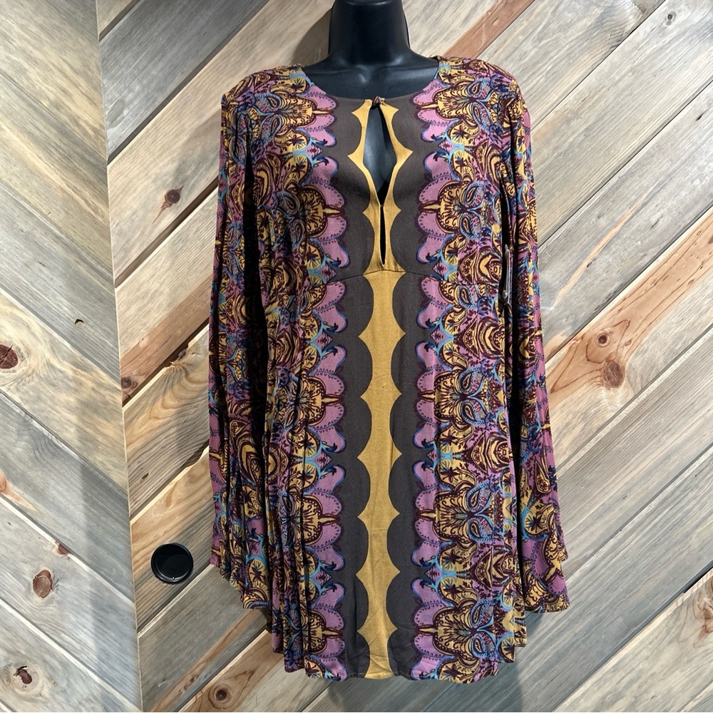 Colorful Austin Powers Paisley Bell Flutter Sleeve Keyhole Neck Mini Dress - 8